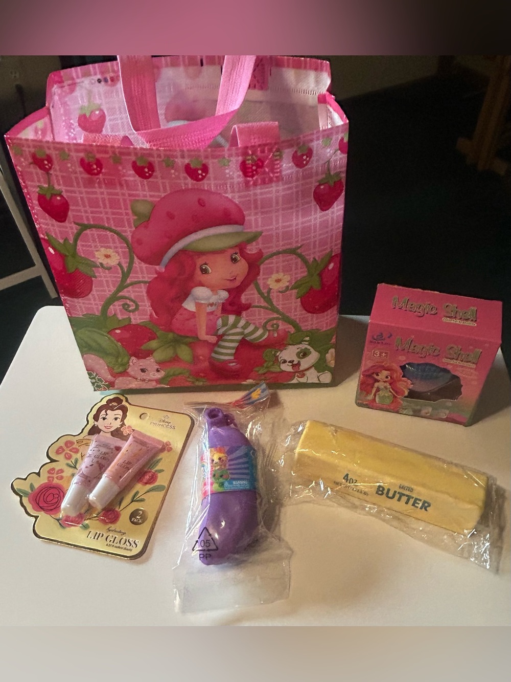 Strawberry Shortcake Pink Kids Tote Bag with Accessories - Picture 2 of 3